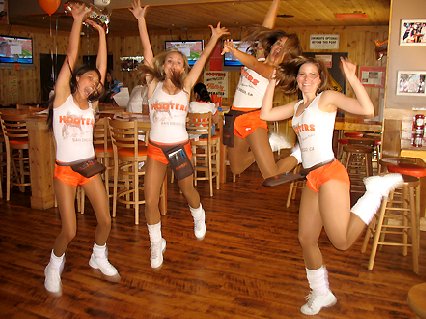 Hooters5.jpg